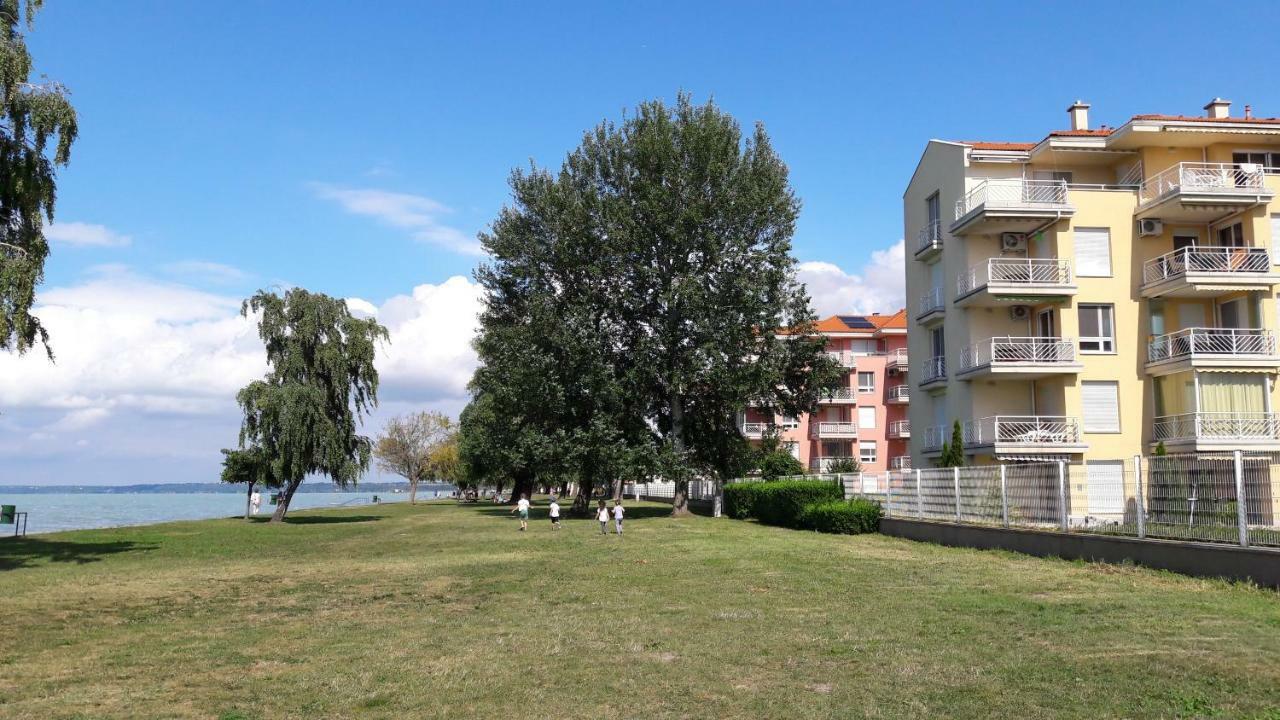 Siofoki Vizparti Nyaralo - Lakeside Apartment 外观 照片