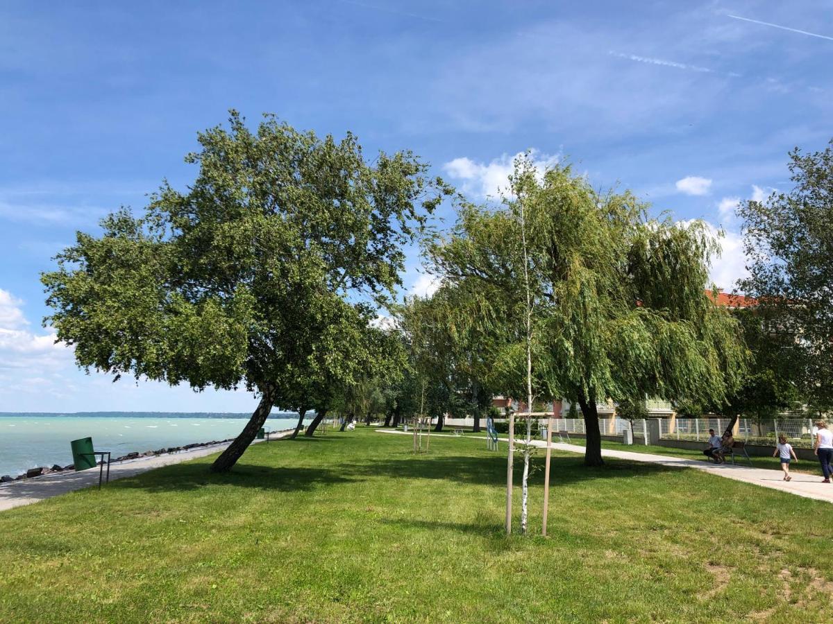 Siofoki Vizparti Nyaralo - Lakeside Apartment 外观 照片